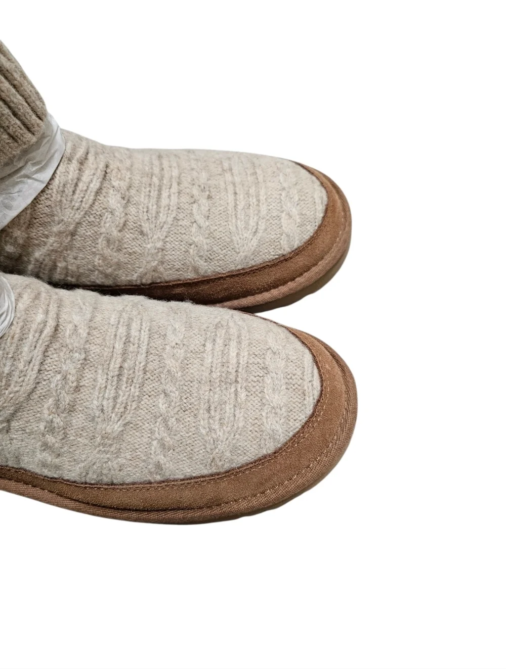UGG soft cable